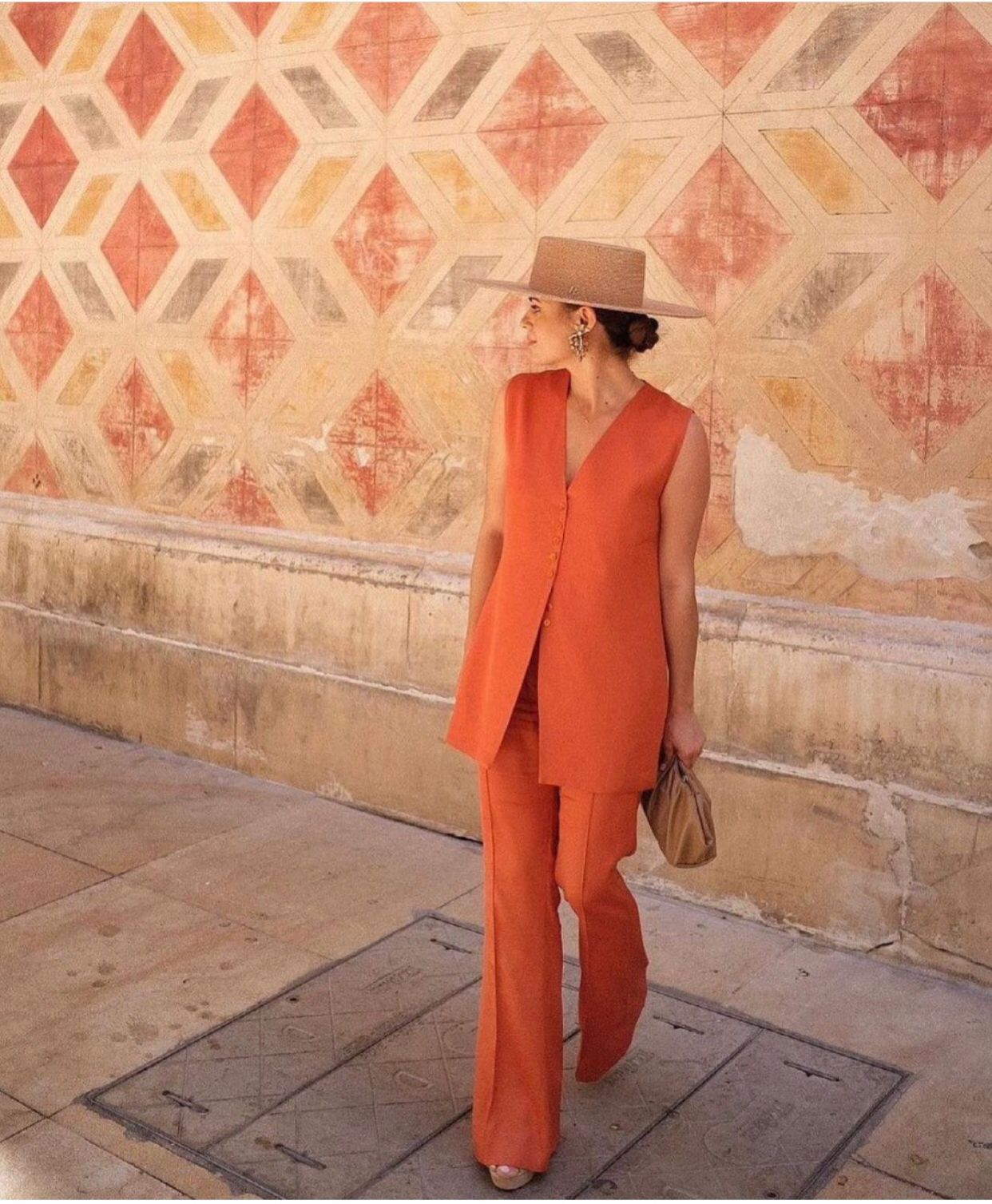 Una selección de total looks para invitadas de boda